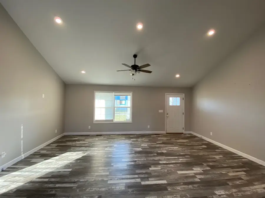 102 Willow Hill Ct, Auburn, KY 42206 - #3