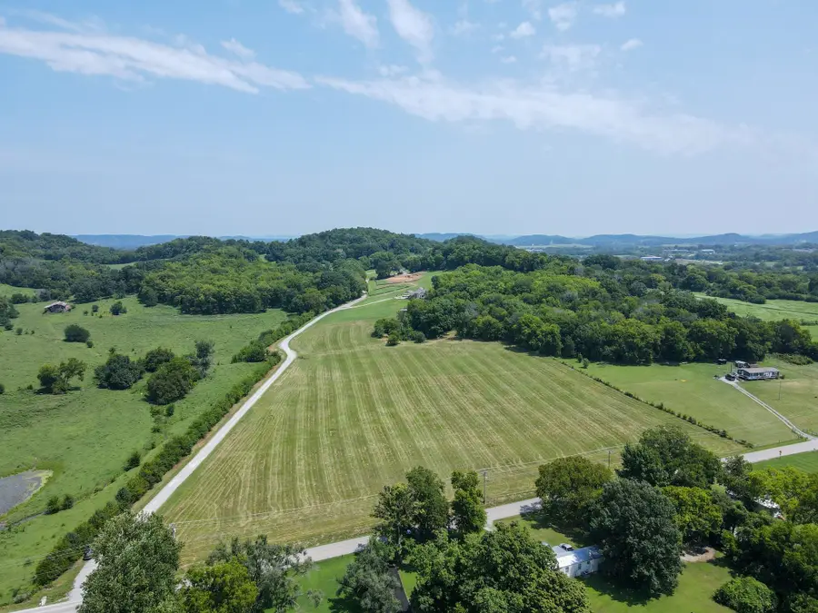 2006 Four Winds Pvt Ln, Thompsons Station, TN 37179 - #2