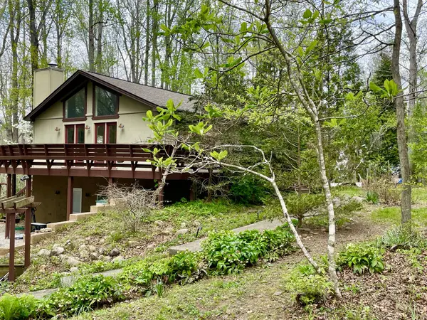 1073 Crane Ct, Kingston Springs, TN 37082