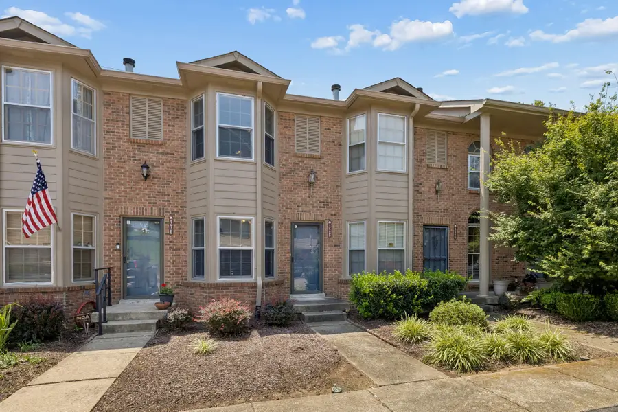 328 Hickory Pl, Nashville, TN 37214 - #2