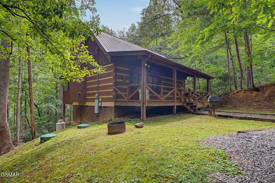 2323 Hidden Mountain Road, Sevierville, TN 37876 - #2