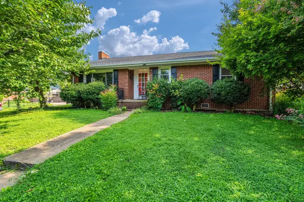 1100 Wateree St, Kingsport, TN 37660