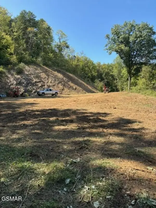 1628 Valley Rd Road, Sevierville, TN 37862