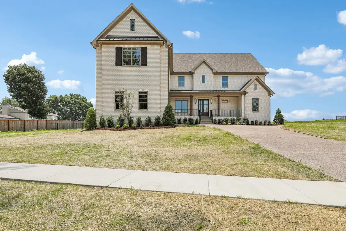 335 Raintree Dr, Hendersonville, TN 37075 - #1