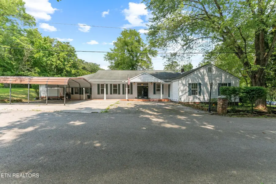 702 Meadowview Drive, Harriman, TN 37748 - #2