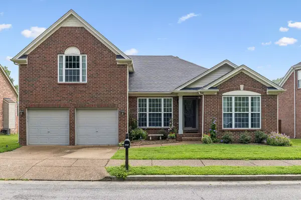 8468 Beautiful Valley Dr, Nashville, TN 37221