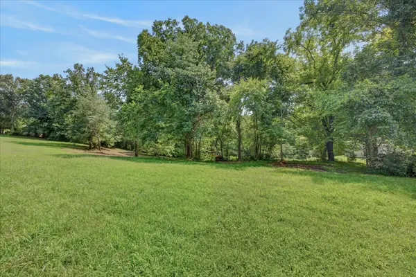 1 Old County House Rd, White Bluff, TN 37187