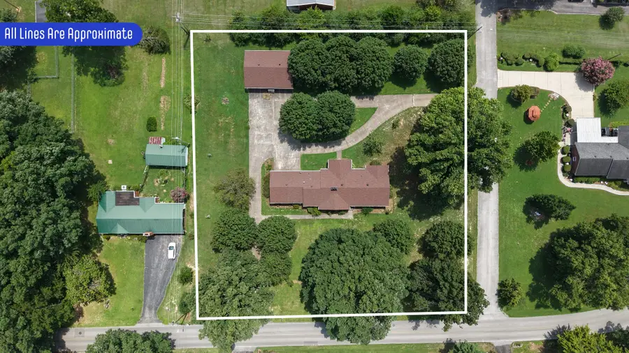 505 Meador Dr, Lafayette, TN 37083 - #3