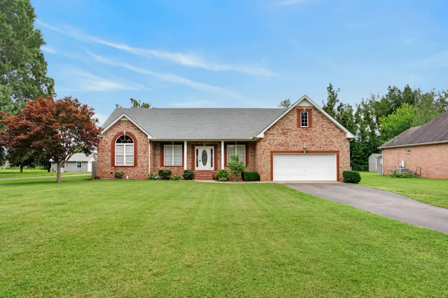 513 N Russell St, Portland, TN 37148 - #2