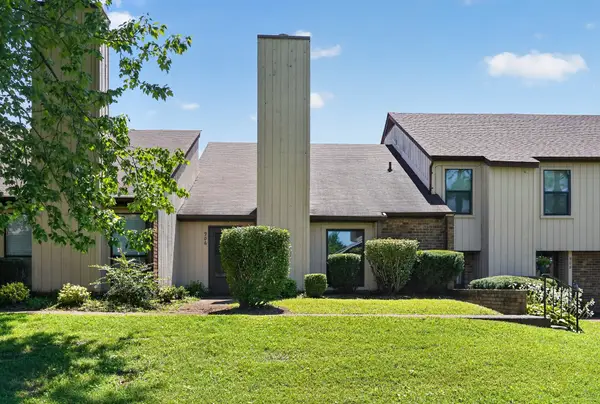 906 Old Fountain Pl, Hermitage, TN 37076