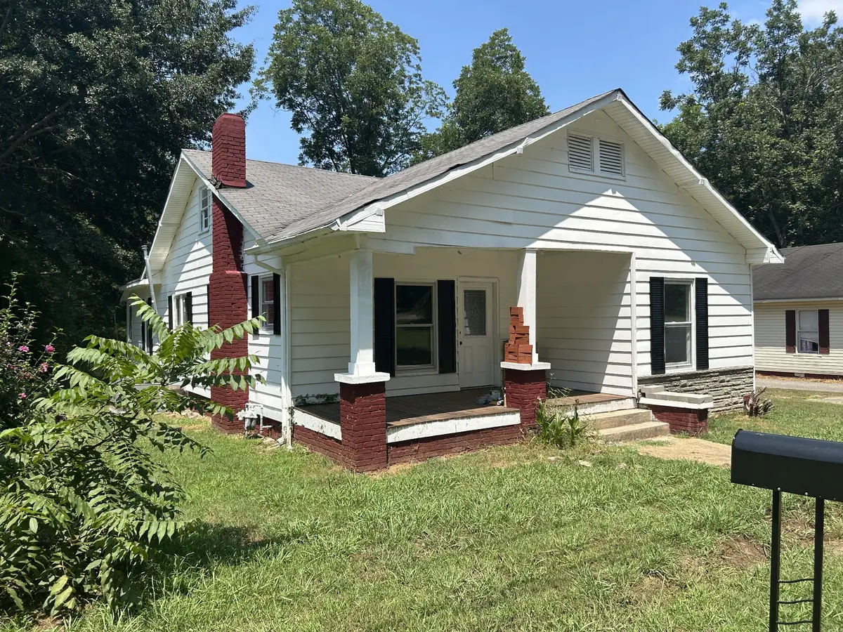107 Hemlock St, Bruceton, TN 38317 - #1