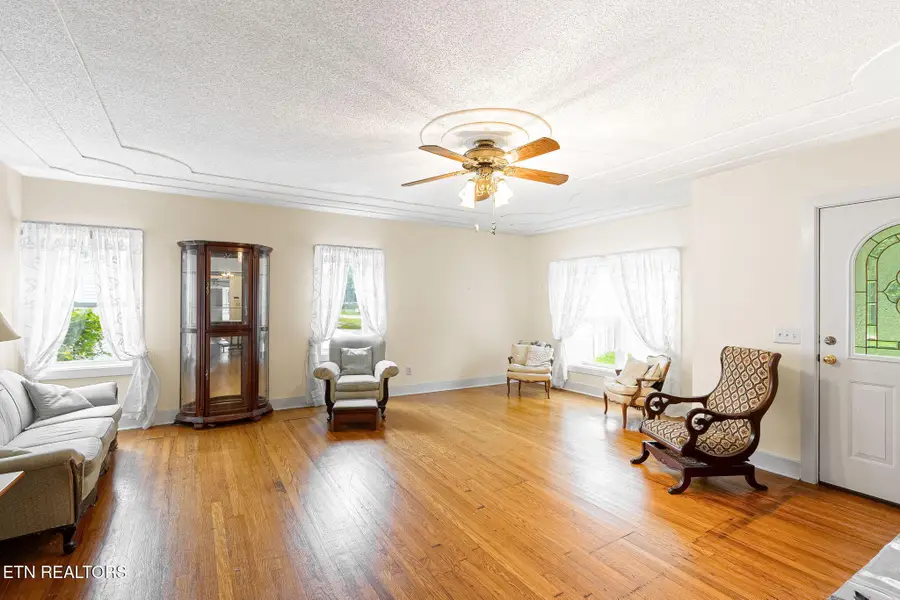 679 N Wright Rd, Alcoa, TN 37701 - #3