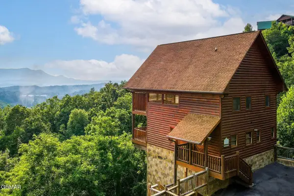 1851 Starr Street, Sevierville, TN 37876