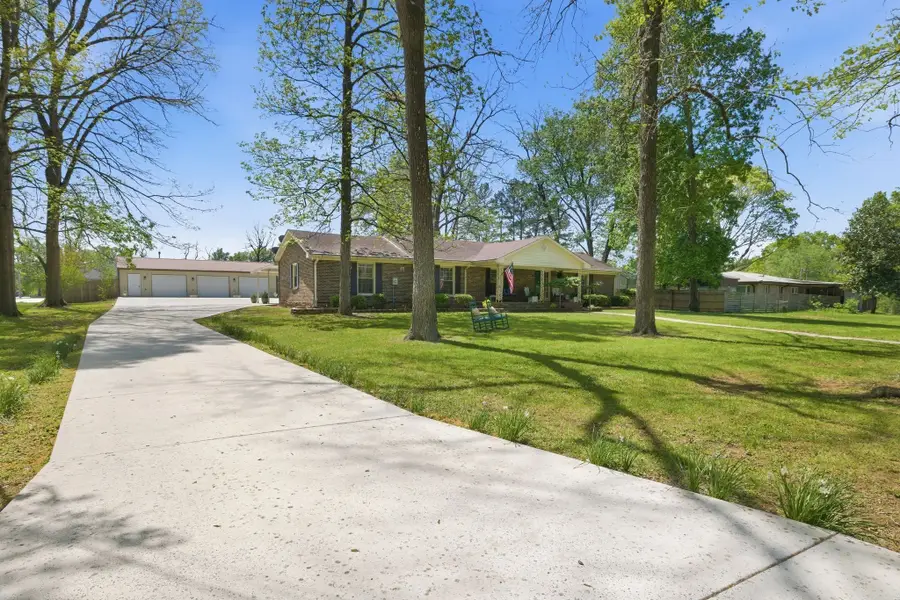 100 April Ln, Shelbyville, TN 37160 - #3