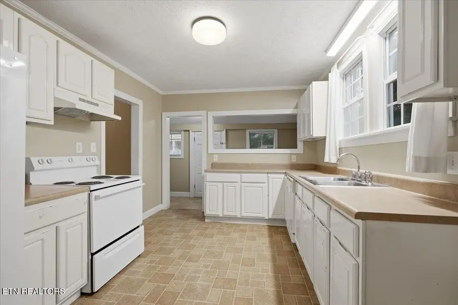 1201 Mcfarland St, Morristown, TN 37814 - #3