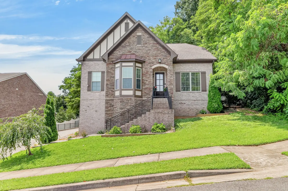 921 Holgate Ct, Nashville, TN 37221 - #1