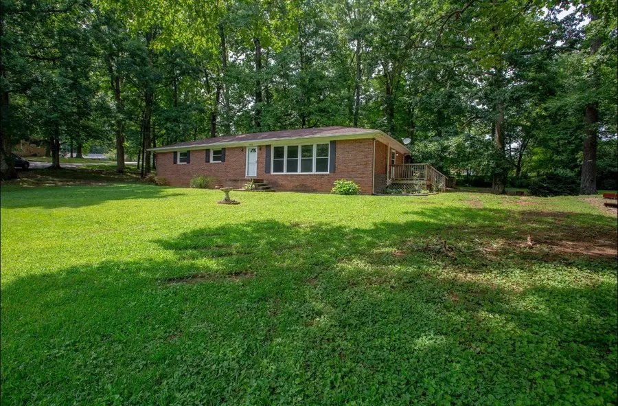 102 Woodland Dr, Dickson, TN 37055 - #2