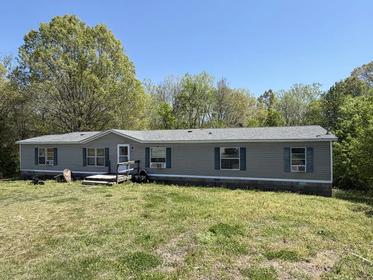 201 Lakeshore Dr, Oakfield, TN 38362 - #1