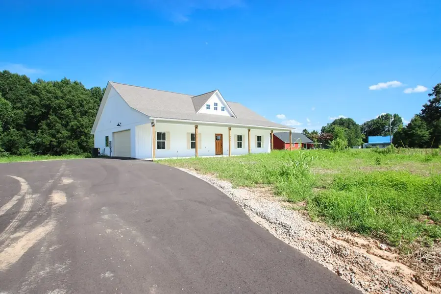 1843 Three Island Rd, Walling, TN 38587 - #2
