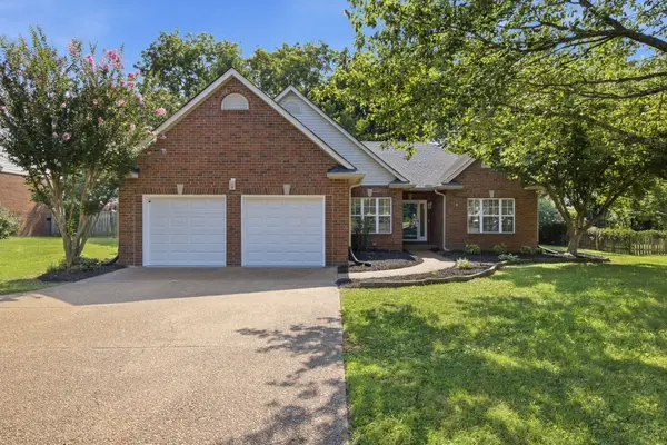 2646 Churchill Dr, Thompsons Station, TN 37179