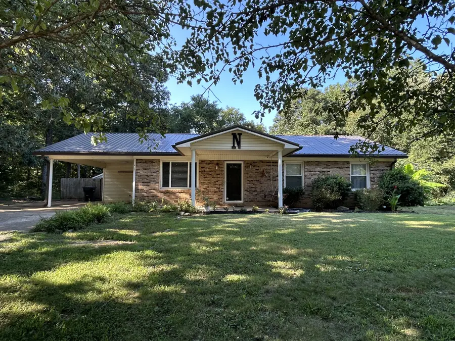 106 Shore Dr, Big Sandy, TN 38221 - #2