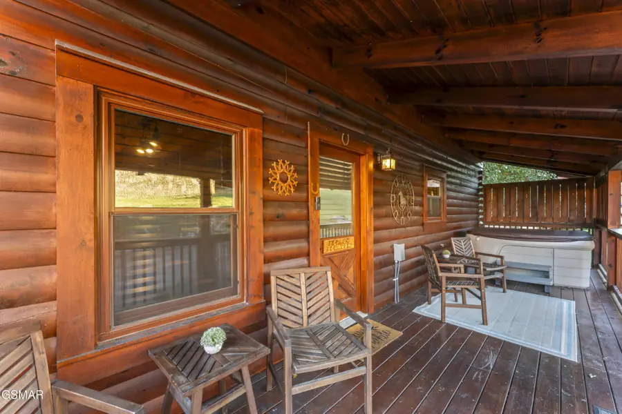 526 Blackberry Ridge Way, Pigeon Forge, TN 37863 - #3