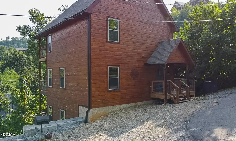 519 Edgewood Drive, Gatlinburg, TN 37738 - #2