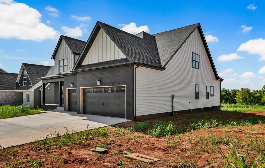 226 Low Plains Ln, Clarksville, TN 37043 - #2