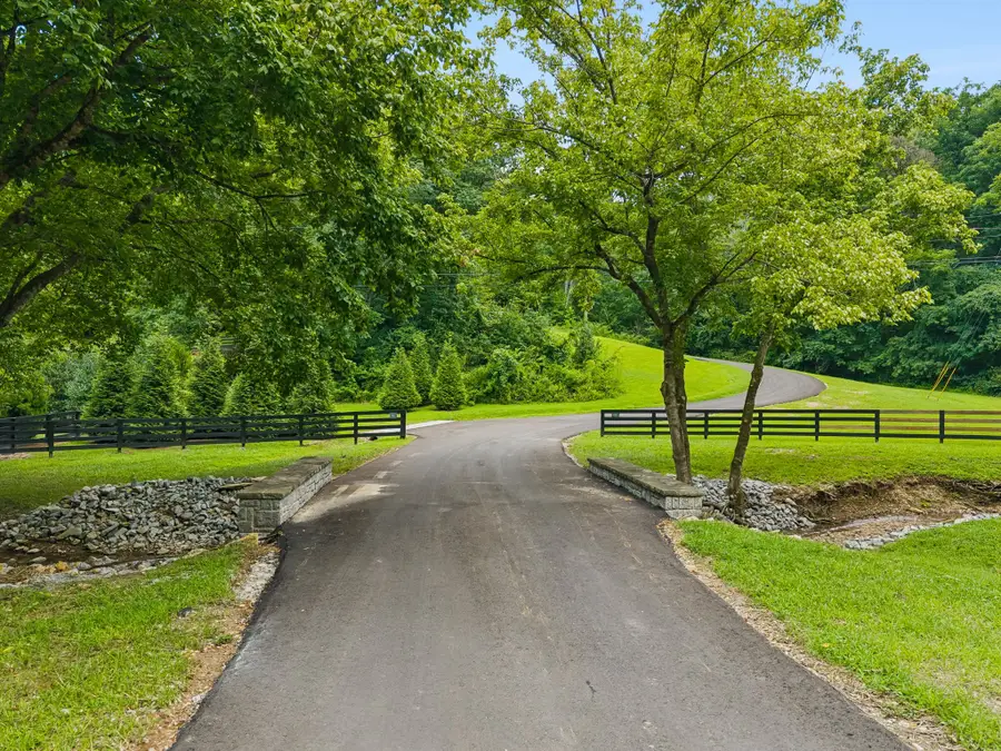 6017 Russell Ridge Ln, Franklin, TN 37064 - #3