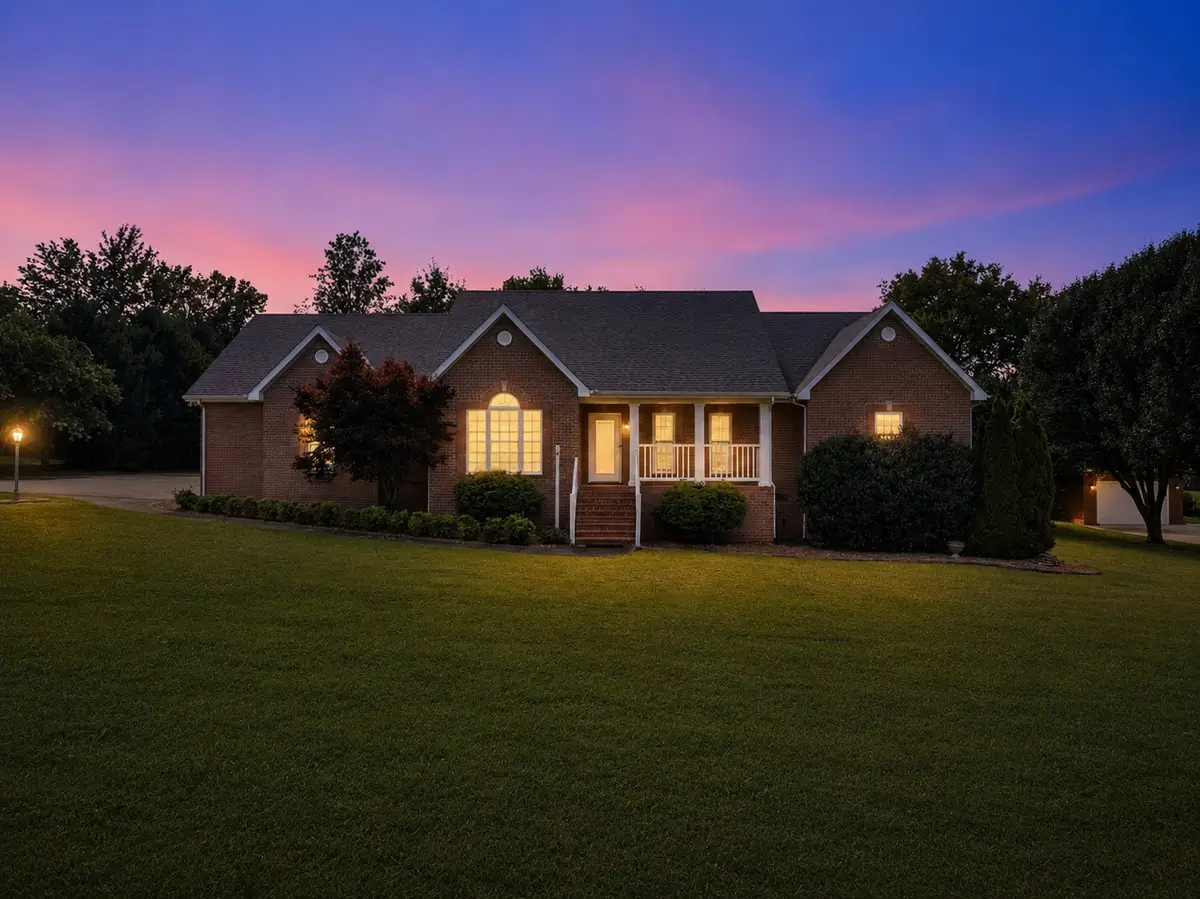 451 Bell Dr W, Winchester, TN 37398 - #1