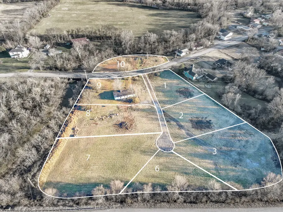 621 Old Highway 31 E 3, Bethpage, TN 37022 - #2