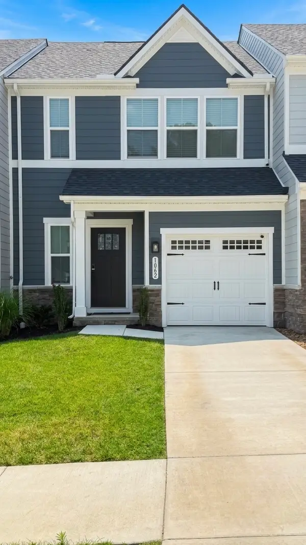 1062 Mountain View Dr, Thompsons Station, TN 37179