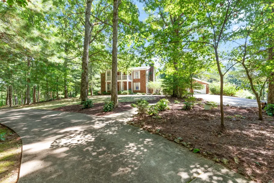 7422 Indian Creek Rd, Mc Ewen, TN 37101 - #2