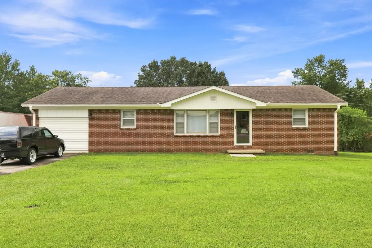 417 Greggview St, McMinnville, TN 37110 - #1