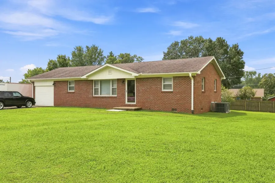 417 Greggview St, McMinnville, TN 37110 - #2