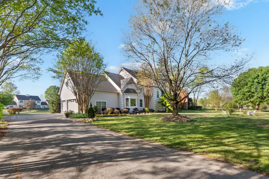 1160 Heritage Landing Drive, Chattanooga, TN 37405 - #2