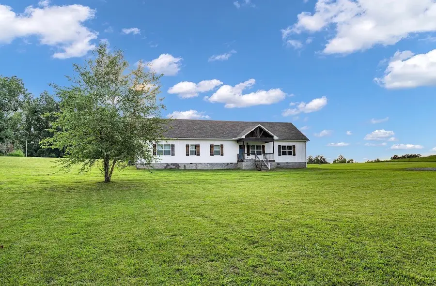 271 Louis Tuttle Rd, Westmoreland, TN 37186 - #2