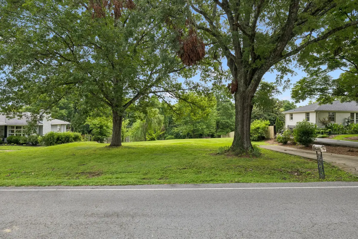 3518 Pleasant Valley Rd, Nashville, TN 37204 - #1