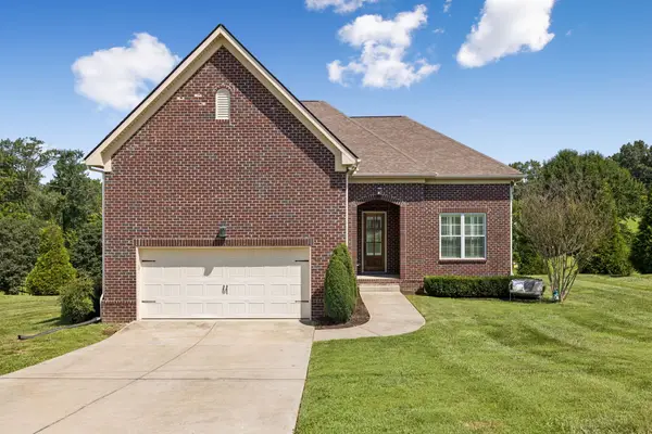 17016 Plantation Way, Bon Aqua, TN 37025