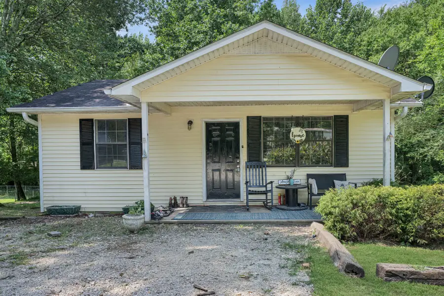 631 Wren Ave, Camden, TN 38320 - #2