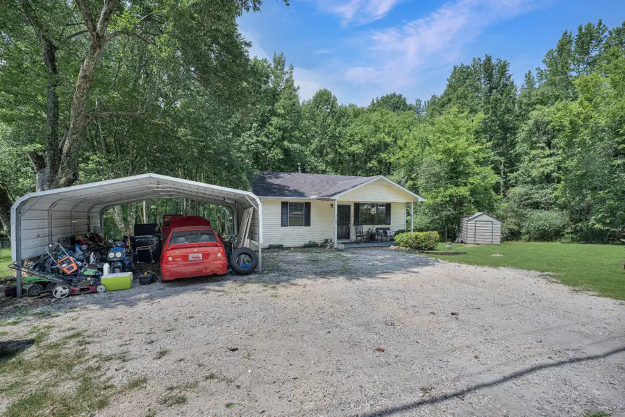 631 Wren Ave, Camden, TN 38320 - #3