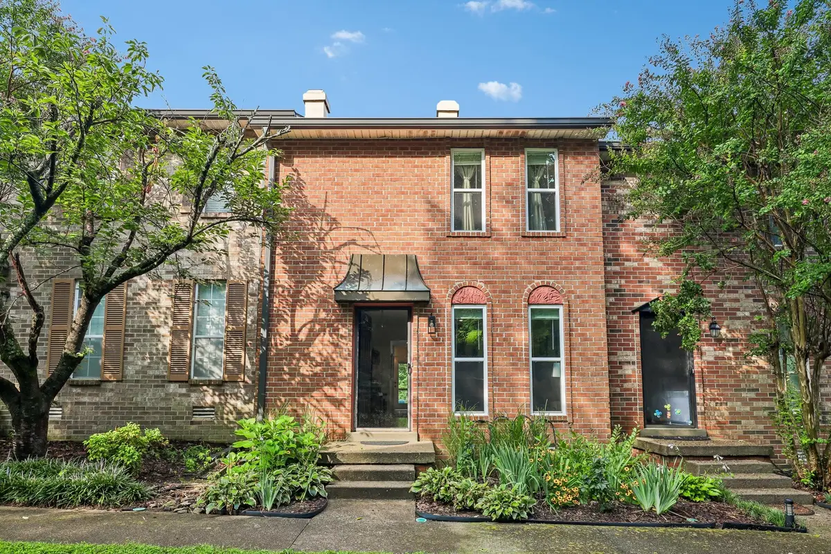 386 Huntington Ridge Dr, Nashville, TN 37211 - #1