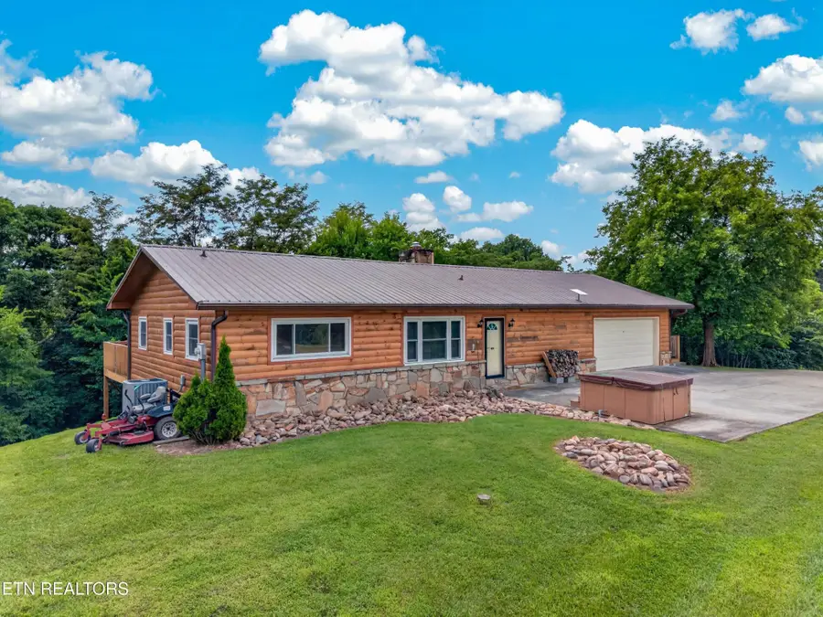 2829 Indian Creek Rd, Dandridge, TN 37725 - #3