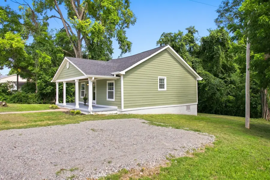 411 E 10th St, Columbia, TN 38401 - #2