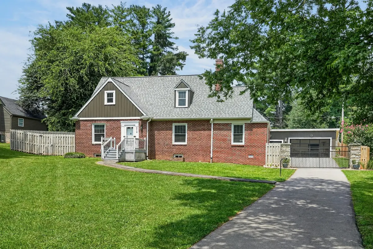 218 Morrison St, McMinnville, TN 37110 - #1