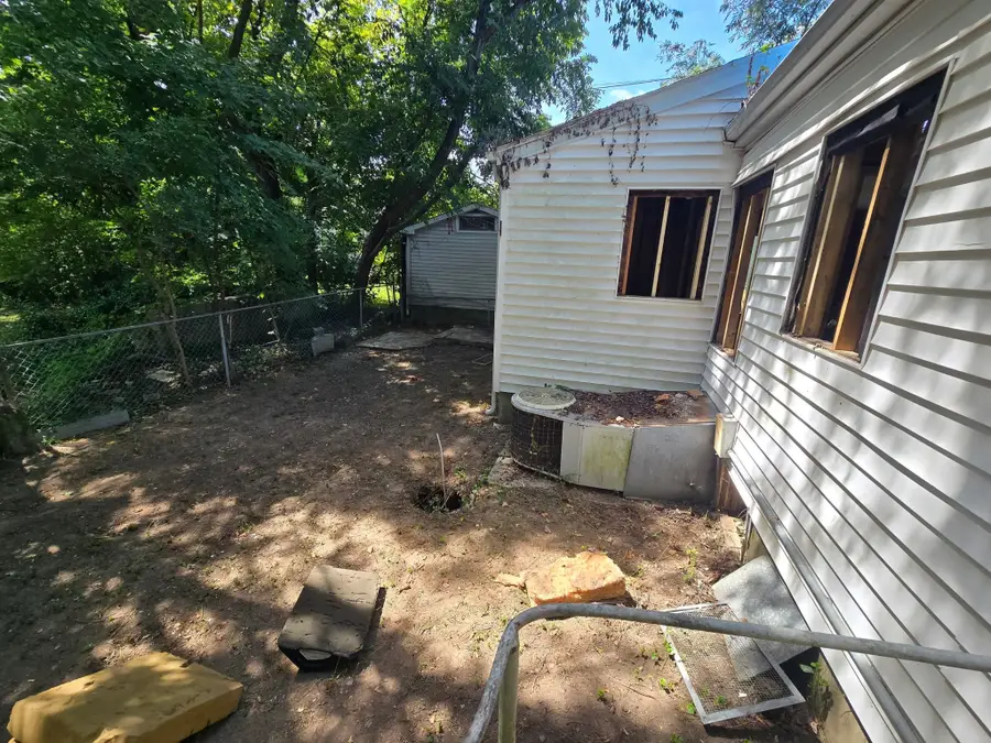 309 Crestview Dr, Hopkinsville, KY 42240 - #2