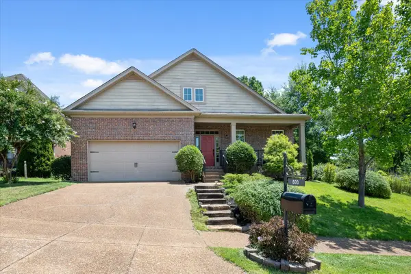 600 Collinscrest Ct, Nashville, TN 37221