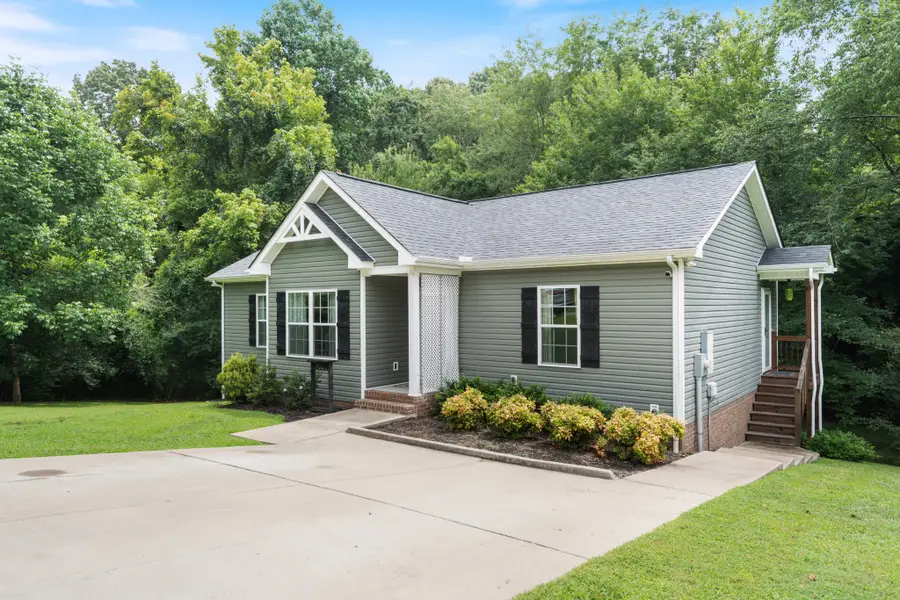 117 E Circle Dr, Burns, TN 37029 - #2