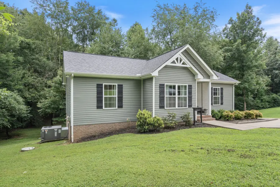 117 E Circle Dr, Burns, TN 37029 - #3