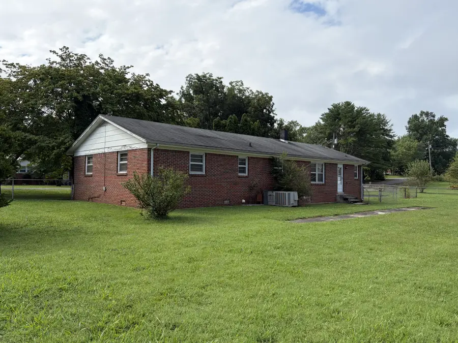 207 Melody Ln, Winchester, TN 37398 - #2